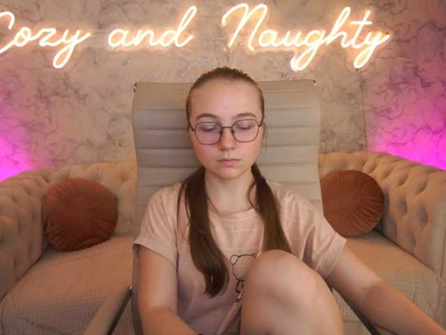 ArrinaWairr live cam on BongaCams