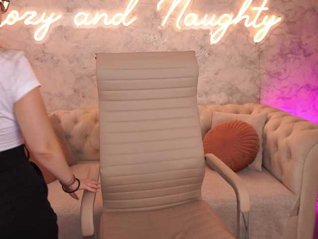 ArrinaWairr live cam on BongaCams