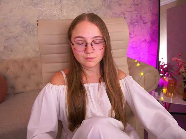 ArrinaWairr live cam on BongaCams