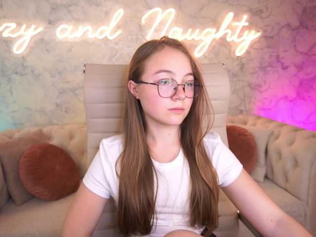 ArrinaWairr live webcam show