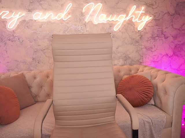 ArrinaWairr live cam on BongaCams
