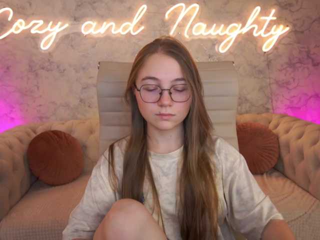 ArrinaWairr live cam on BongaCams