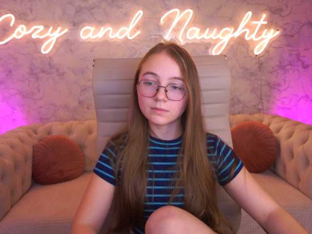 ArrinaWairr live cam on BongaCams