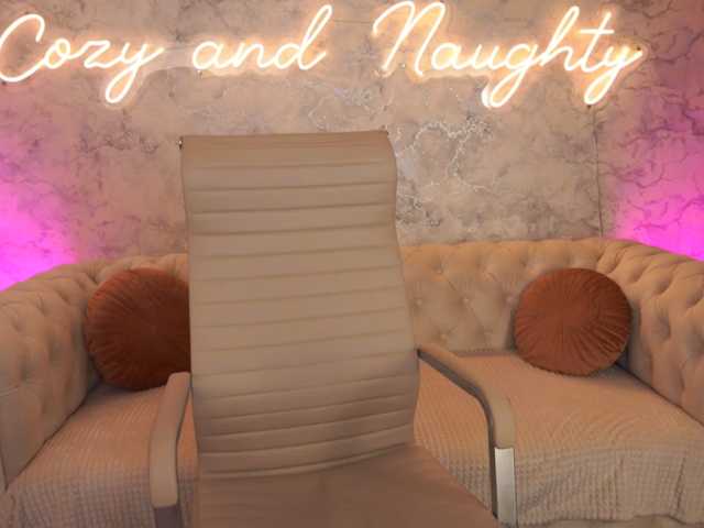 ArrinaWairr live cam on BongaCams