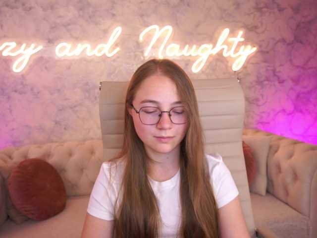 ArrinaWairr live webcam show