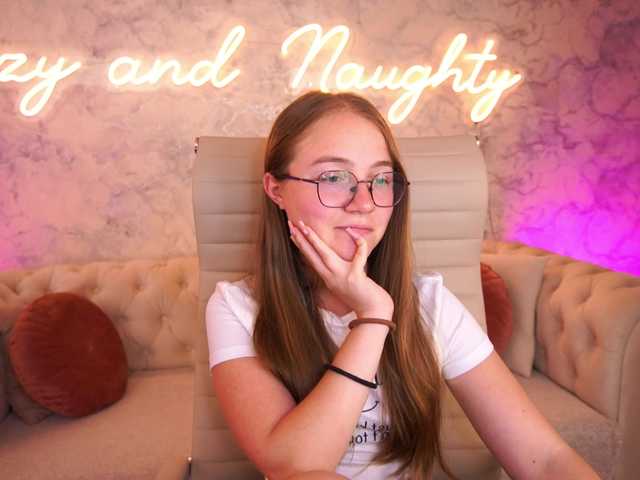 ArrinaWairr live cam on BongaCams