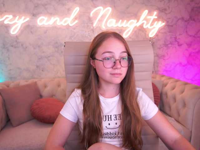 ArrinaWairr live cam on BongaCams