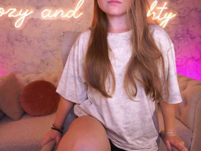 ArrinaWairr live cam on BongaCams