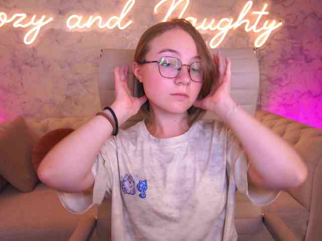 ArrinaWairr webcam