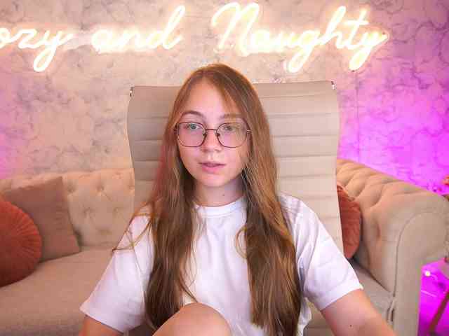 ArrinaWairr webcam