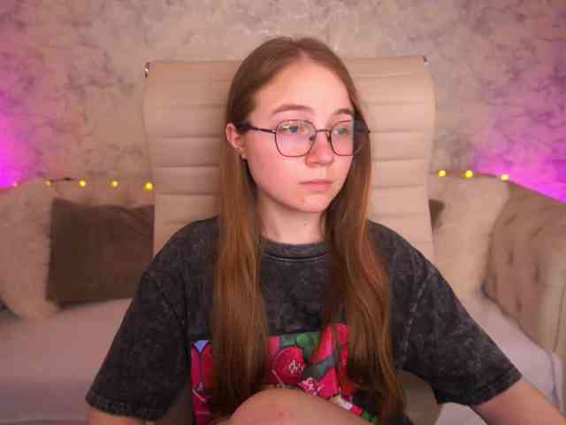 ArrinaWairr webcam