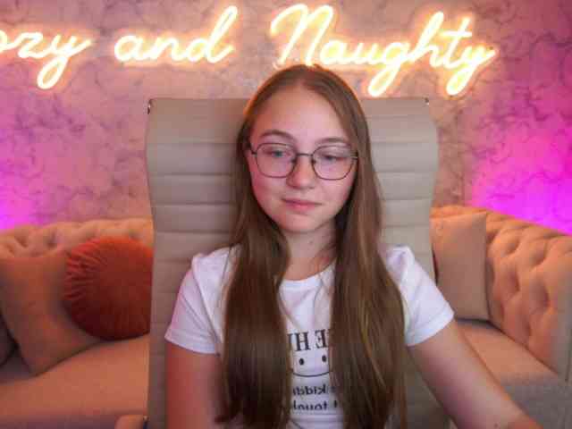 ArrinaWairr webcam