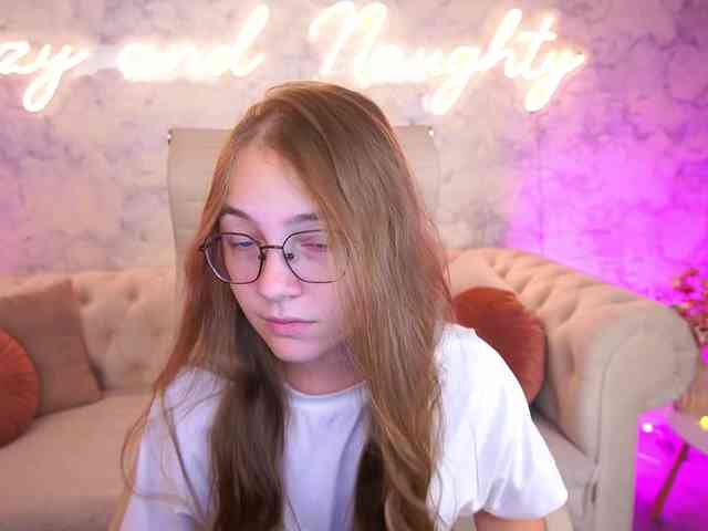 ArrinaWairr webcam