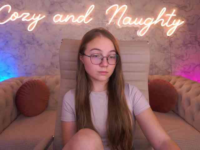 ArrinaWairr webcam