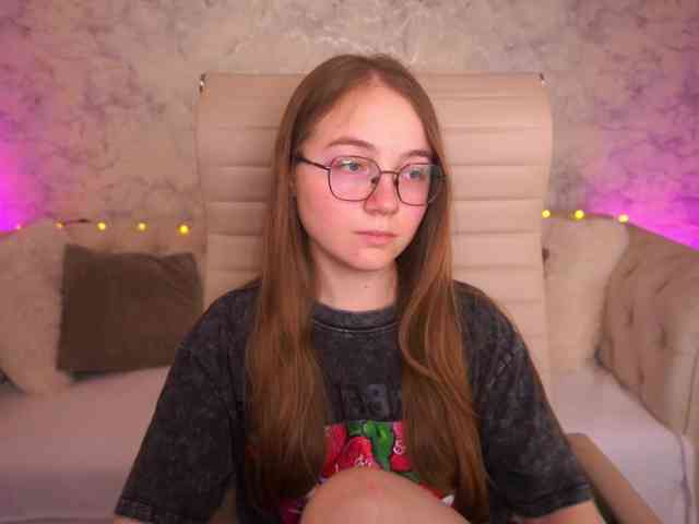 ArrinaWairr webcam