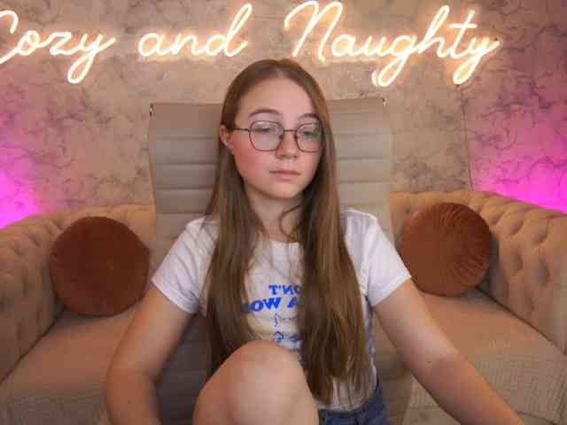 ArrinaWairr webcam