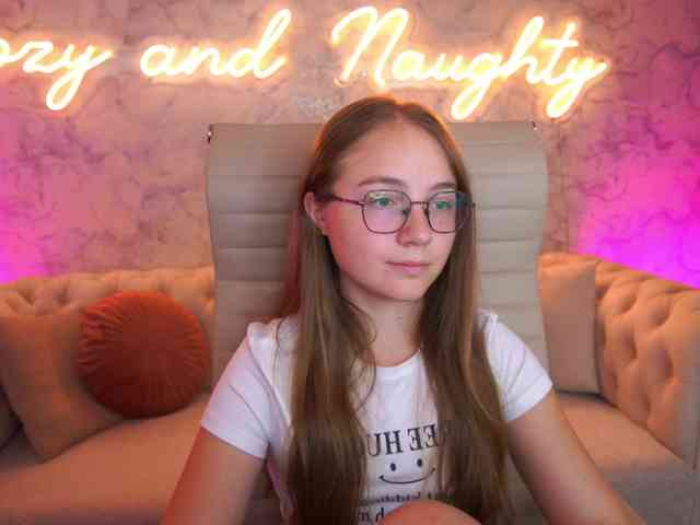 ArrinaWairr webcam