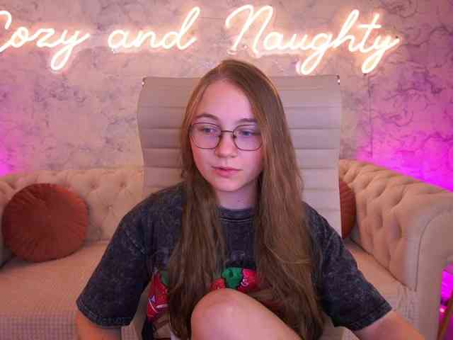 ArrinaWairr webcam