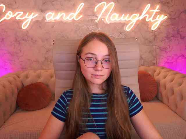 ArrinaWairr webcam