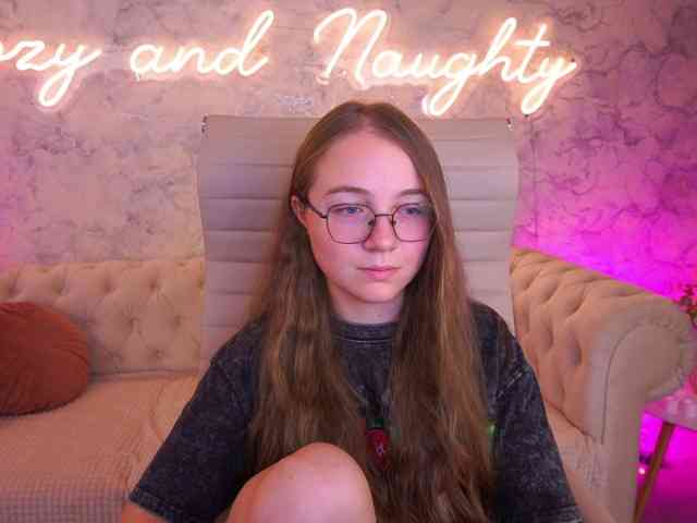 ArrinaWairr webcam