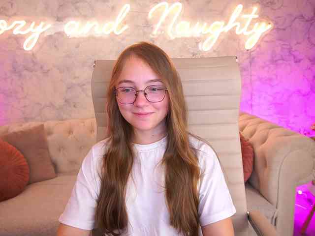 ArrinaWairr webcam