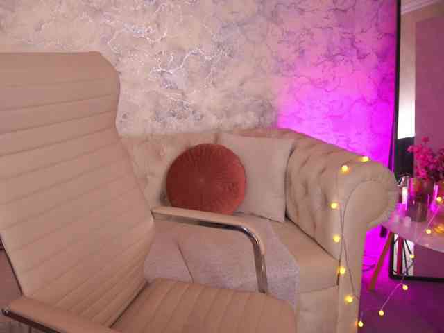 ArrinaWairr webcam