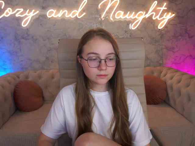 ArrinaWairr webcam