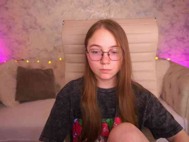 ArrinaWairr webcam
