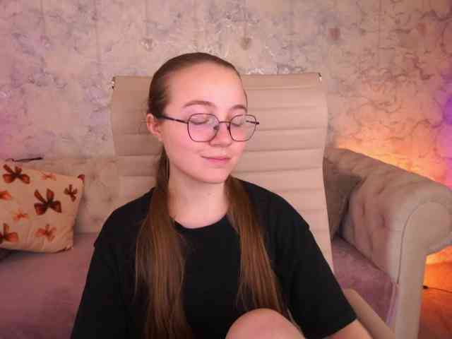 ArrinaWairr webcam
