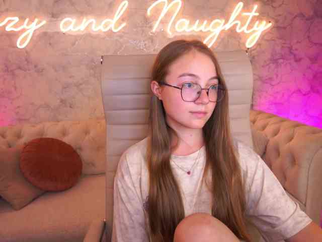 ArrinaWairr webcam