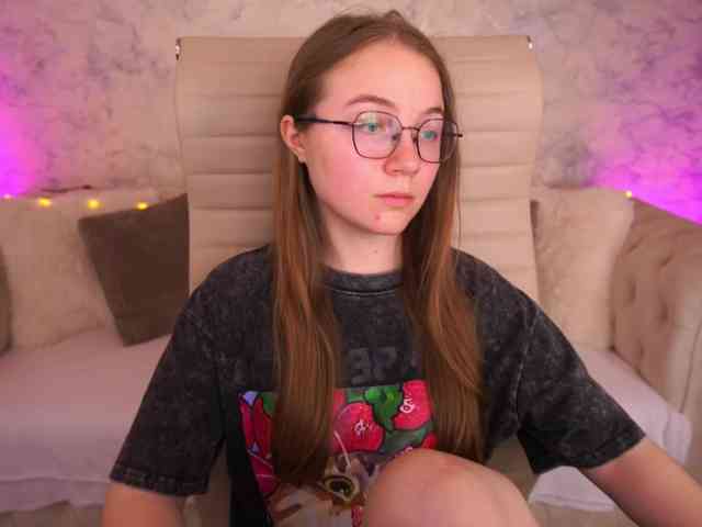 ArrinaWairr webcam