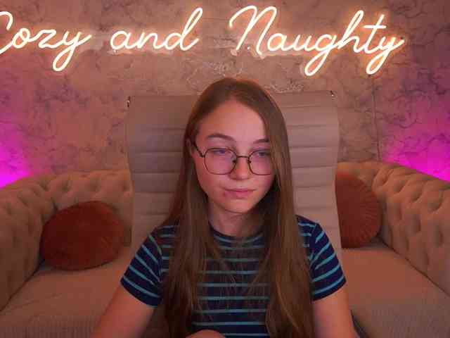 ArrinaWairr webcam