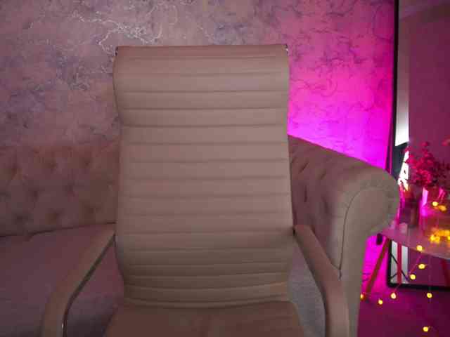 ArrinaWairr webcam