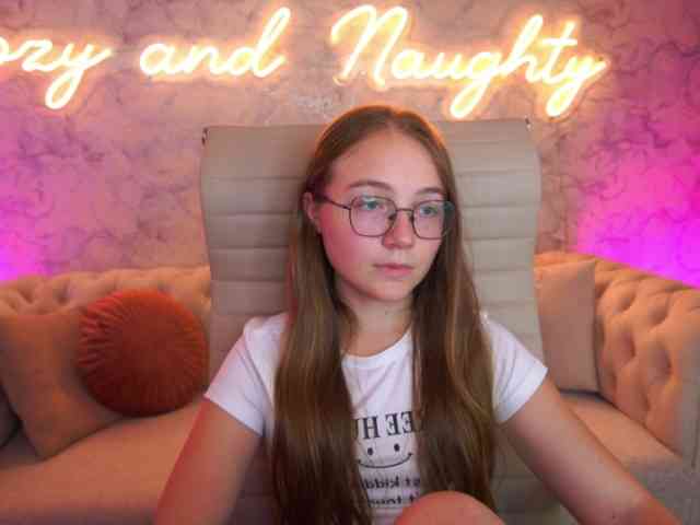 ArrinaWairr webcam