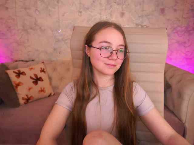 ArrinaWairr webcam