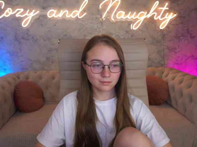 ArrinaWairr webcam