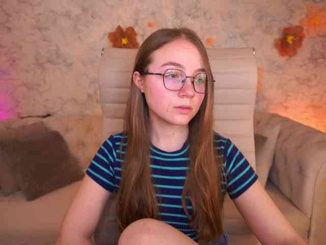 ArrinaWairr webcam