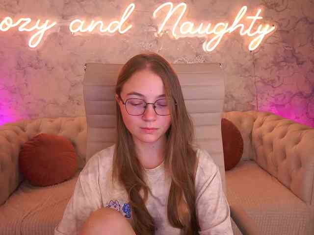 ArrinaWairr webcam