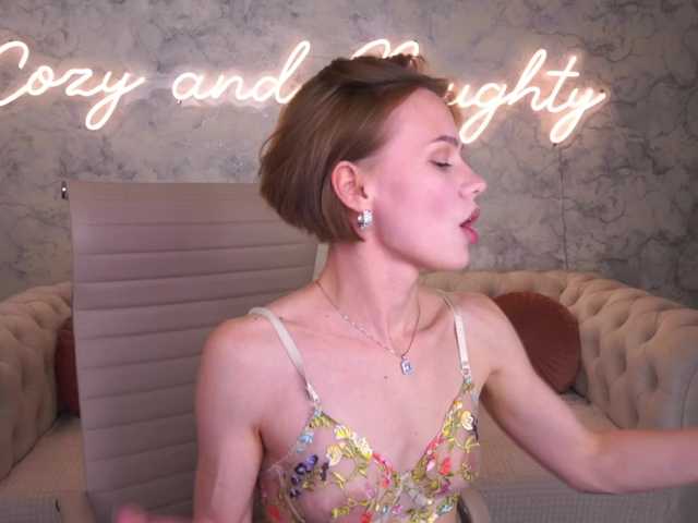 ShyySiren live cam on BongaCams