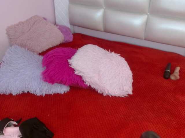 Nezzukoo live cam on BongaCams