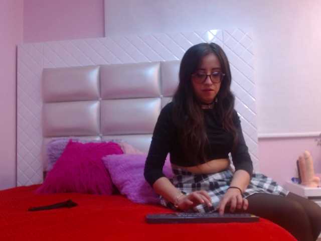 Nezzukoo live cam on BongaCams