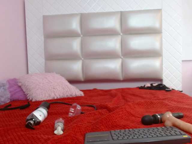 Nezzukoo live cam on BongaCams