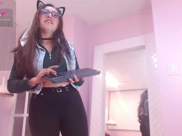 Nezzukoo live cam on BongaCams