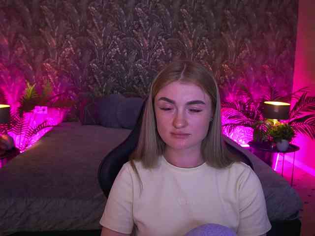 LollyRosee webcam