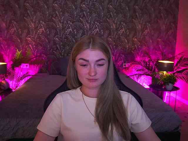 LollyRosee webcam
