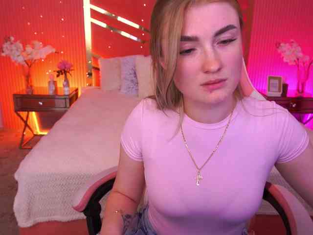 LollyRosee webcam