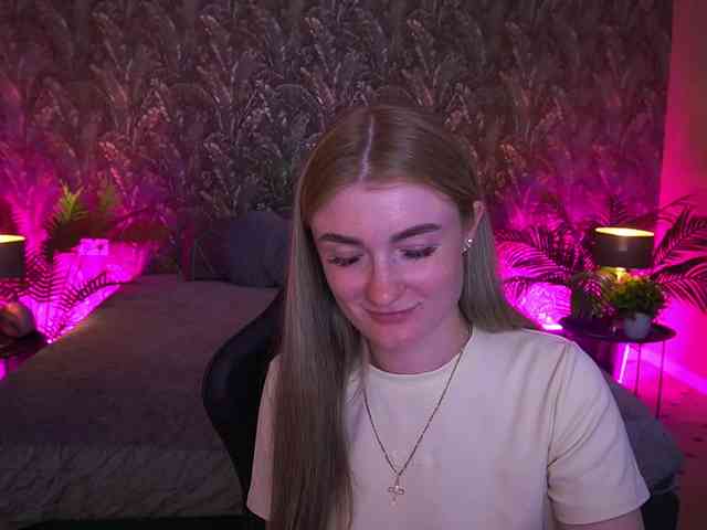 LollyRosee webcam