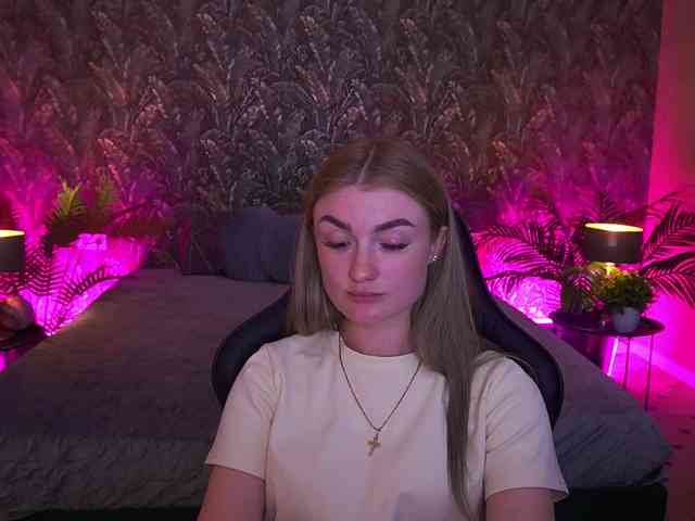 LollyRosee webcam