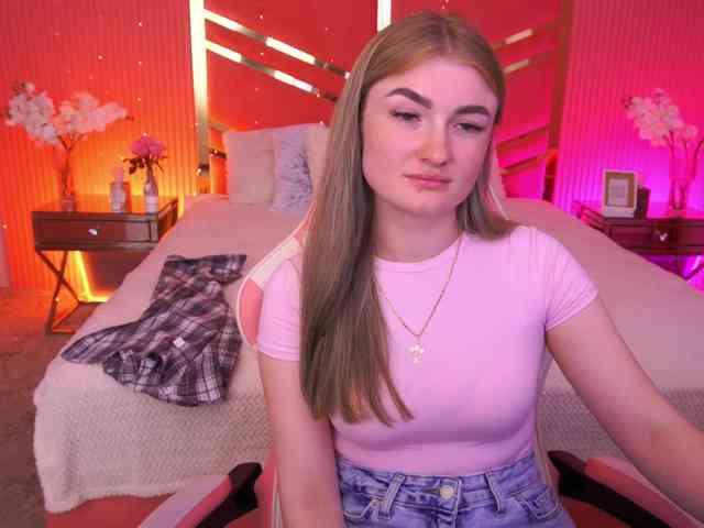 LollyRosee webcam