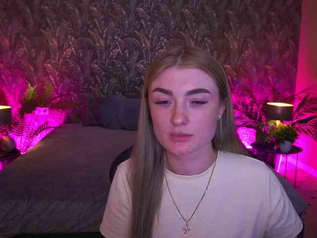 LollyRosee webcam
